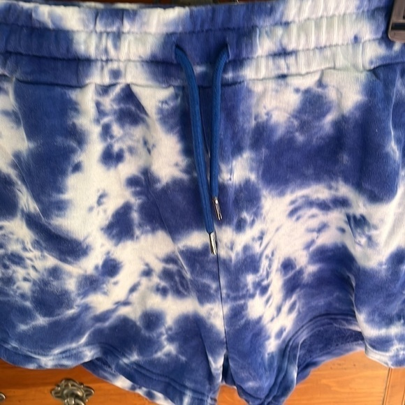 Eleven Paris Women’s tie dyed cotton shorts size medium preloved - Picture 2 of 8